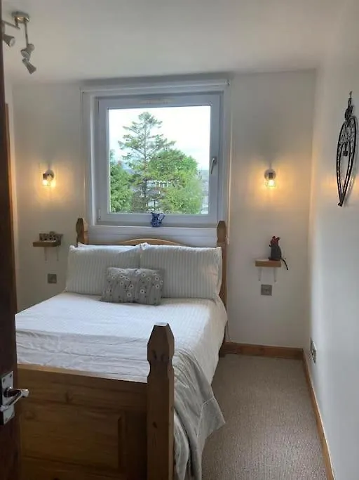 Bright Modern 2 Bedroom Apartment Free Parking And Wi-Fi 阿伯丁 英国